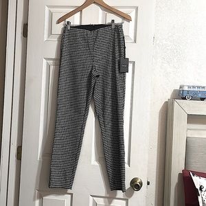 New with tags checkered DKNY trousers.size 8 with stretchy material
